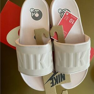 Nike Offcourt SlideBarely Rose Sandals